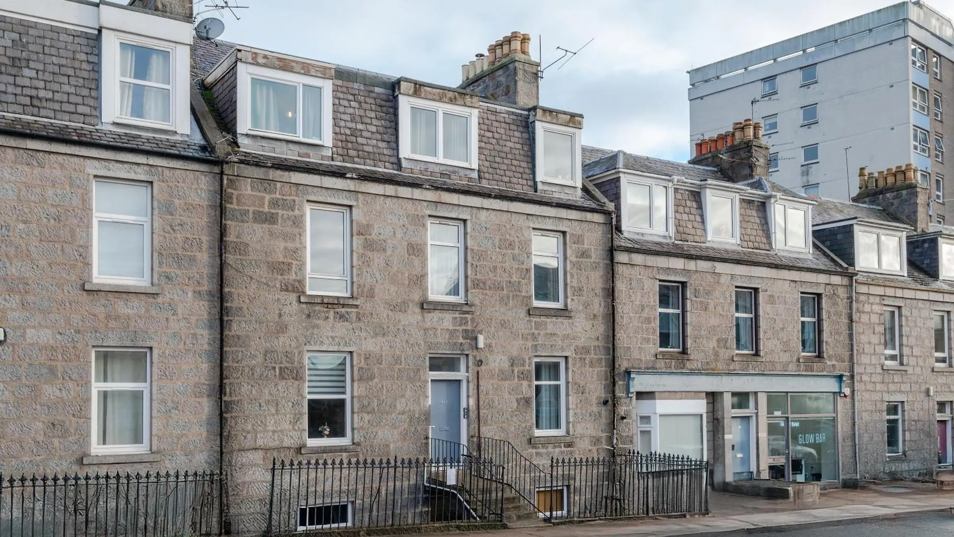 1 Bedroom Apartment-Free Parking Aberdeen
